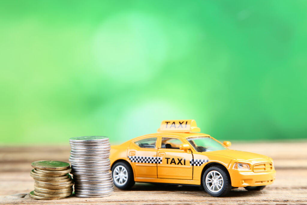 タクシードライバーの年収とは？平均給料と年収を上げるコツ